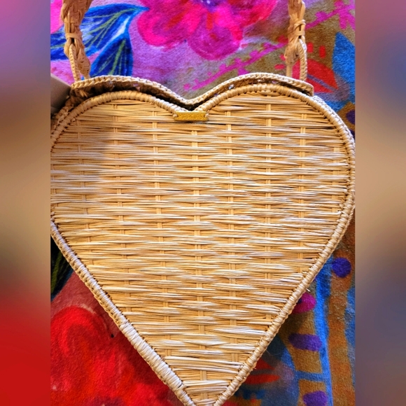 Kaanas One Of A Kind Soledad Heart-Shaped Woven Clutch, Irica Palm, Artisan, NWT - Picture 7 of 12